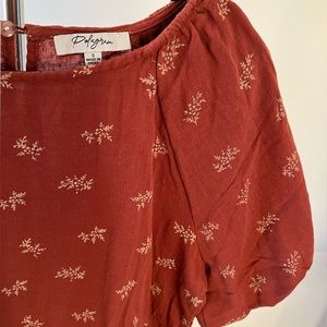 ❤️🍂BOUTIQUE PUFF SLEEVE RUST BOUTIQUE DAINTY FLORAL TOP🍂❤️